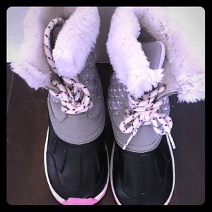 Carter’s Black&Grey winter snow/rain boots sz 11